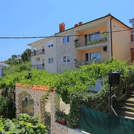 Apartamento By The Sea Arbanija, Ciovo - 18661 *