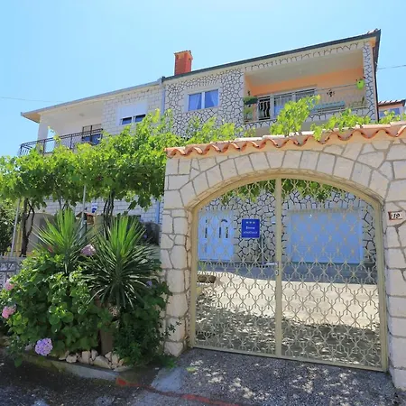 Apartamento By The Sea Arbanija, Ciovo - 18661